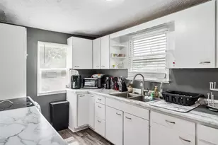 604 E Pleasant St, Belvidere, IL 61008 - Photo 9