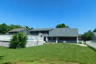 4833 Zenith Pkwy, Machesney Park, IL 61115 - Photo 25