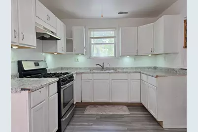 1701 Lyran Ave, Rockford, IL 61109 - Photo 5