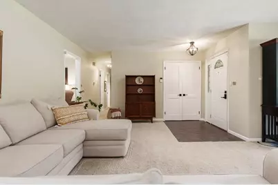 2734 Edgewood Drive, Rockford, IL 61114 - Photo 9