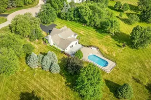1 Glen Abbey Dr, Rockford, IL 61107 - Photo 3