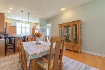 1021 Bertram Drive, Freeport, IL 61032 - Photo 5
