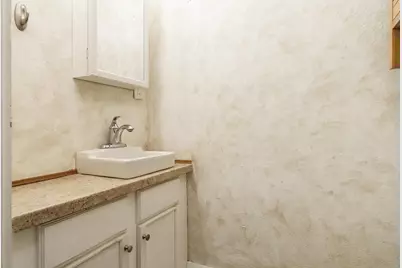 229 N Gardiner Avenue, Rockford, IL 61107 - Photo 5