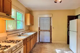 830 10th Ave, Rockford, IL 61104 - Photo 7