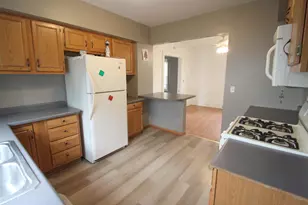 219 N Chicago Ave, Rockford, IL 61107 - Photo 9