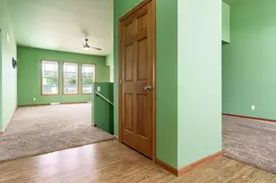 622 Ashleigh Ln, Roscoe, IL 61073 - Photo 5