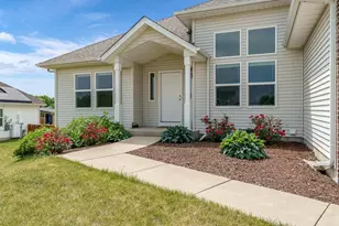 622 Ashleigh Ln, Roscoe, IL 61073 - Photo 3
