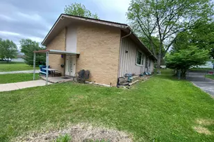 1004 Hemlock Ave, Dixon, IL 61021 - Photo 1