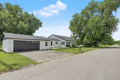 3018 Beaver Road, Freeport, IL 61032 - Photo 3