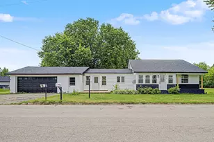 3018 Beaver Rd, Freeport, IL 61032 - Photo 1