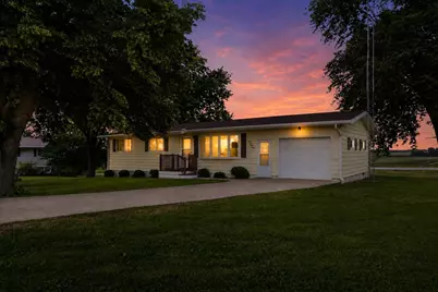 3447 Hilldale Drive, Freeport, IL 61032 - Photo 3