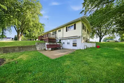 3447 Hilldale Drive, Freeport, IL 61032 - Photo 17