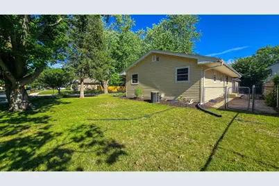 2203 Wilmette Drive, Rockford, IL 61108 - Photo 3