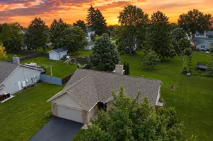 614 Moth St, Pecatonica, IL 61063 - Photo 3
