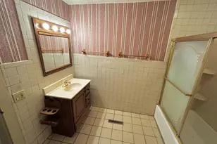 126 E 6th St, Pecatonica, IL 61063 - Photo 9