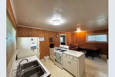 126 E 6th Street, Pecatonica, IL 61063 - Photo 7