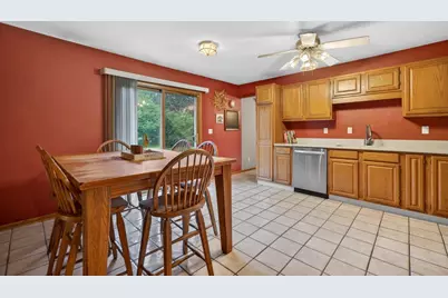 2802 English, Rockford, IL 61114 - Photo 7