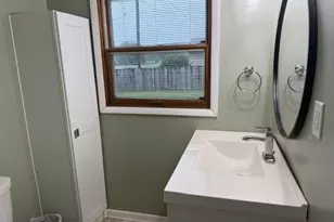 1421 25th St, Peru, IL 61354 - Photo 9