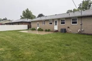 1421 25th St, Peru, IL 61354 - Photo 17