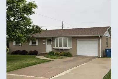 1421 25th Street, Peru, IL 61354 - Photo 1