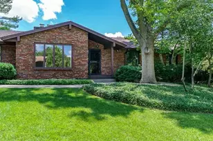 1610 Shaw Woods Dr, Rockford, IL 61107 - Photo 3