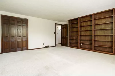1610 Shaw Woods Drive, Rockford, IL 61107 - Photo 37