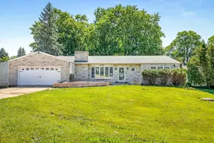 2057 Il Rte 26 N, Freeport, IL 61032 - Photo 1
