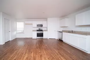 1045 Law Cir, Belvidere, IL 61008 - Photo 5