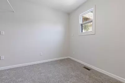 135 S 8th Street, South Beloit, IL 61080 - Photo 9