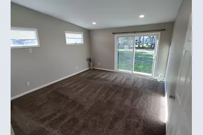 604 Frances Avenue, Loves Park, IL 61111 - Photo 9