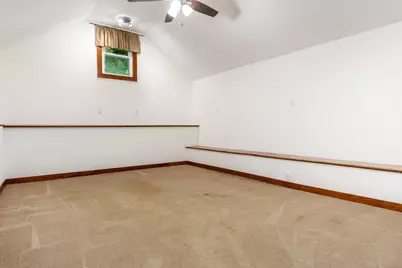 8321 Blomberg Road, Cherry Valley, IL 61016 - Photo 27