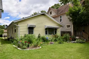 412 S 1st St, Rockford, IL 61104 - Photo 3
