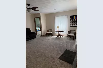 620 Woodbridge #2 Lane, Freeport, IL 61032 - Photo 3