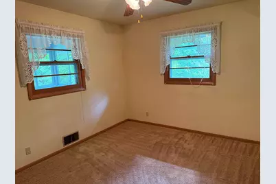 1894 N Ridge Drive, Freeport, IL 61032 - Photo 13