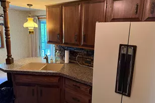 1894 N Ridge Dr, Freeport, IL 61032 - Photo 5