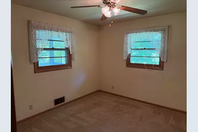 1894 N Ridge Drive, Freeport, IL 61032 - Photo 13