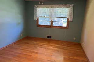 1894 N Ridge Dr, Freeport, IL 61032 - Photo 11