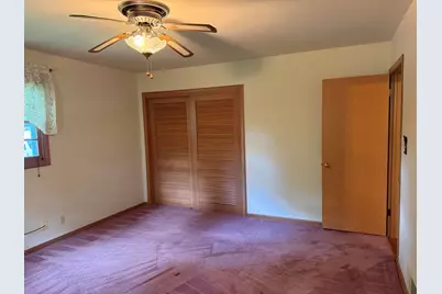 1894 N Ridge Drive, Freeport, IL 61032 - Photo 9