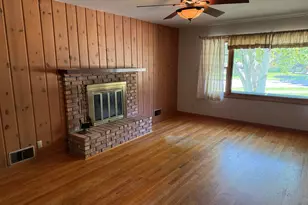 1894 N Ridge Dr, Freeport, IL 61032 - Photo 3