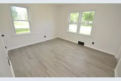 2020 N Rockton Avenue, Rockford, IL 61103 - Photo 9