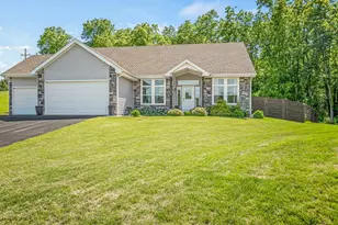 4348 Woodcliff Ln, Roscoe, IL 61073 - Photo 3