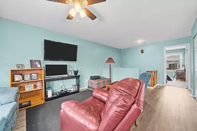 914 N Crestview Trail, Byron, IL 61010 - Photo 7
