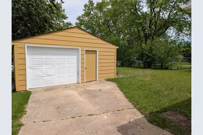 311 Stewart Dr, Freeport, IL 61032 - Photo 13