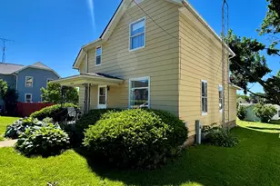 210 W Benton Ave, Stockton, IL 61085 - Photo 3