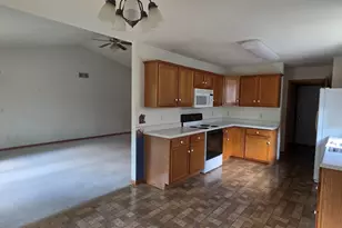 4150 Riverwood Dr, Loves Park, IL 61111 - Photo 7