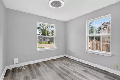 418 E Greenview Avenue, Machesney Park, IL 61115 - Photo 15