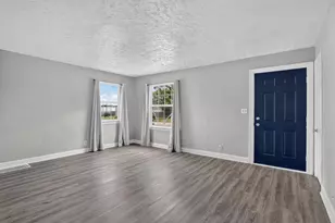 418 E Greenview Ave, Machesney Park, IL 61115 - Photo 5