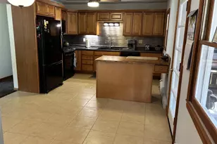 1851 Cleveland St, Beloit, WI 53511 - Photo 5