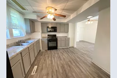 307 Washington Street, Rockford, IL 61104 - Photo 7