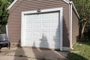 1826 Ohio Pkwy, Rockford, IL 61108 - Photo 3